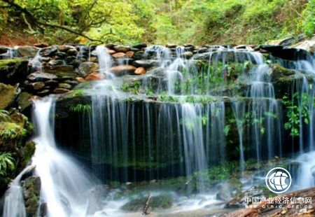 重建重構災區(qū)旅游產(chǎn)業(yè) 四川推進旅游業(yè)健康快速發(fā)展