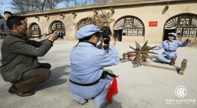 習(xí)近平：發(fā)展紅色旅游要把準(zhǔn)方向，核心是進(jìn)行紅色教育、傳承紅色基因