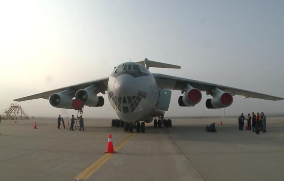 空軍運輸機赴韓 接運第五批志愿軍烈士遺骸回國