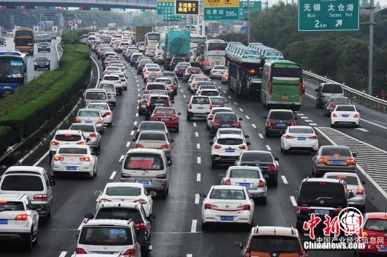 交通運(yùn)輸部：清明節(jié)假期高速公路小客車免費(fèi)通行