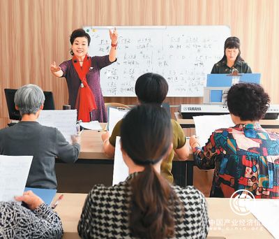 收費(fèi)低廉、課程豐富 老年大學(xué)“一座難求”