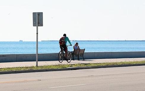 單身旅游市場興起：一個(gè)人旅行 多花60%的錢也愿意