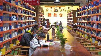 書倉變“超級書店” 寧夏現(xiàn)首家倉儲式書籍賣場