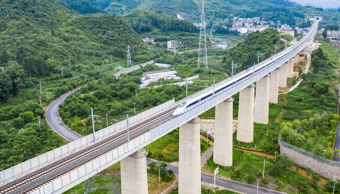 所有50萬(wàn)人口以上城市都將通高鐵