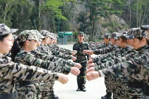 《高中階段學校學生軍事訓練教學大綱》印發(fā) 高中階段學生軍訓不得少于7天