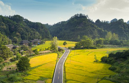 湖南鋪就鄉(xiāng)村“幸福路”