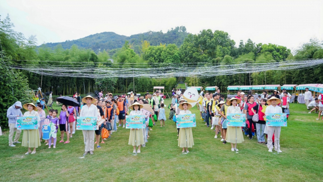 徑山水上趣味挑戰(zhàn)再開賽，泰康鄉(xiāng)村振興又啟新篇章