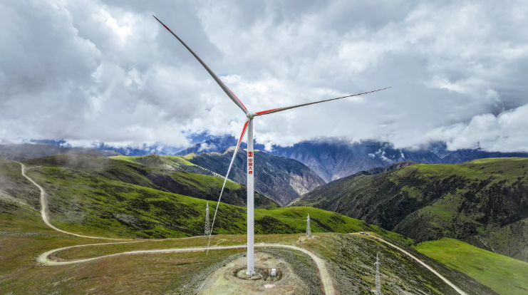 全球在建最高海拔風電項目完成吊裝